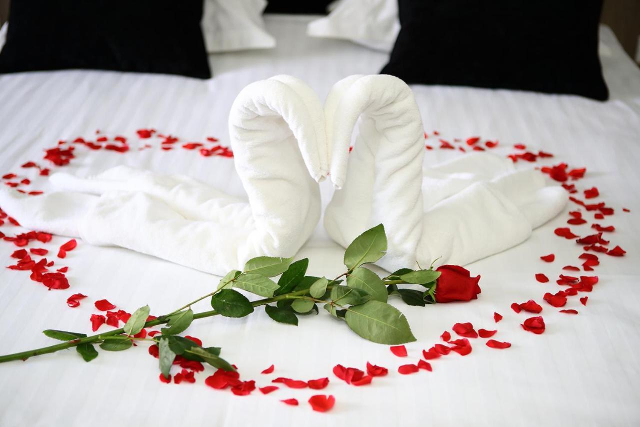 Meliss Events Hotel Craiova Buitenkant foto