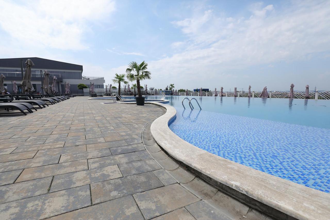 Meliss Events Hotel Craiova Buitenkant foto