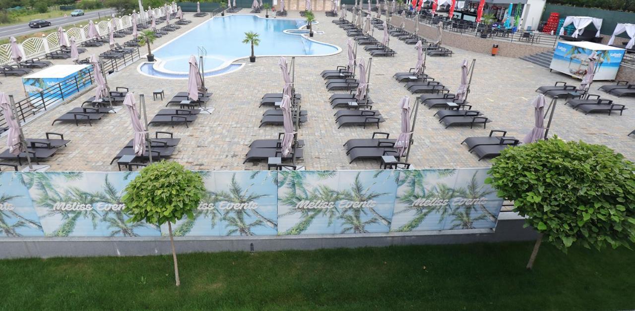 Meliss Events Hotel Craiova Buitenkant foto