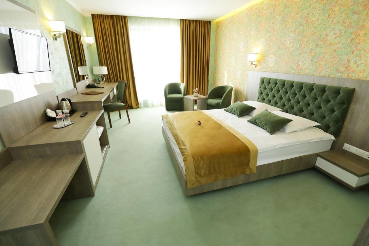 Meliss Events Hotel Craiova Buitenkant foto