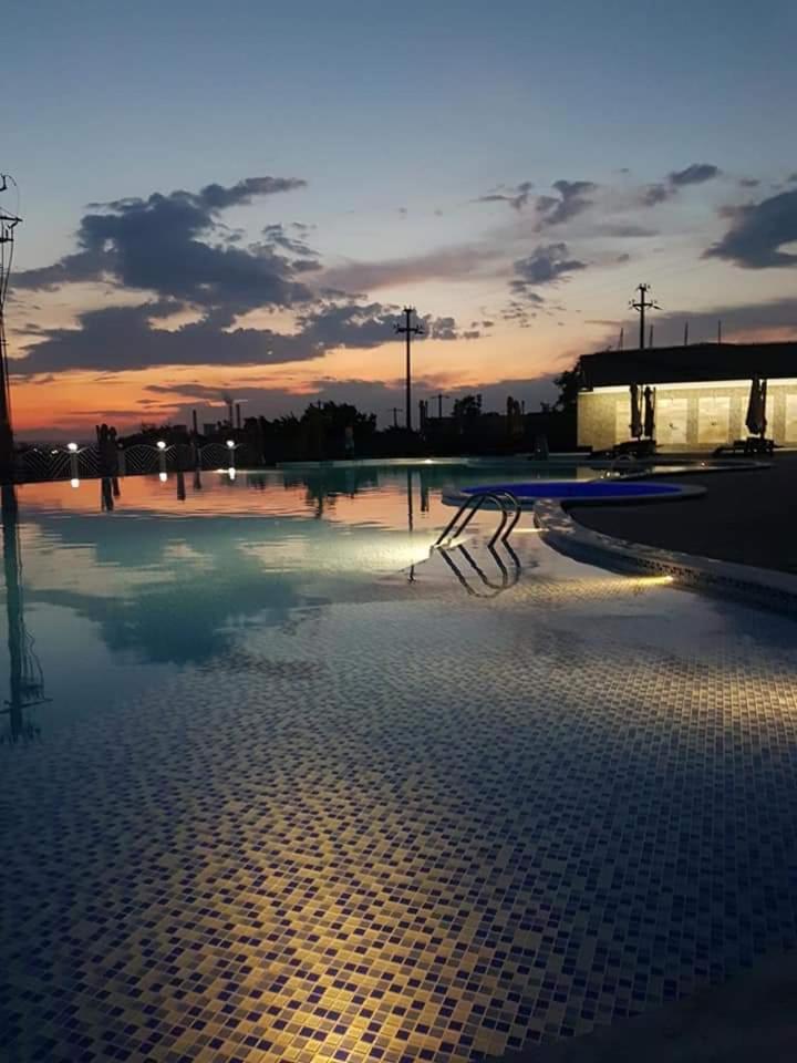 Meliss Events Hotel Craiova Buitenkant foto